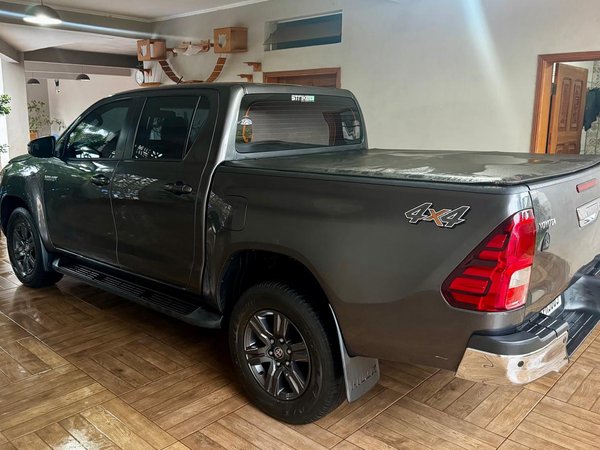 Foto 2 - Toyota Hilux SR 2.8 Turbo Diesel 4x4
