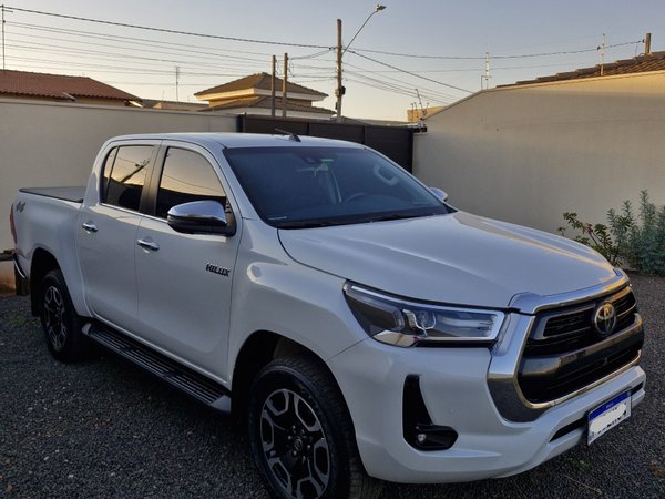 Foto 2 - Toyota Hilux SRX 2.8 Turbo Diesel 4x4