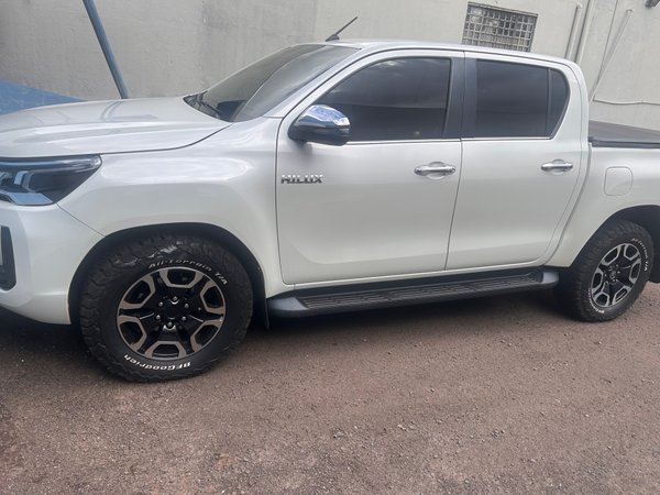 Foto 3 - Toyota Hilux SRX 2.8 Turbo Diesel 4x4