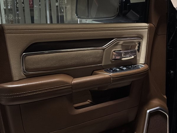 Foto 6 - RAM 2500 Laramie 6.7 Turbo Diesel 4x4