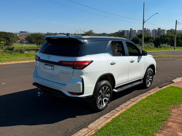 Foto 4 - Toyota Hilux SW4 Diamond D4-D 2.8 Turbo Diesel 4x4