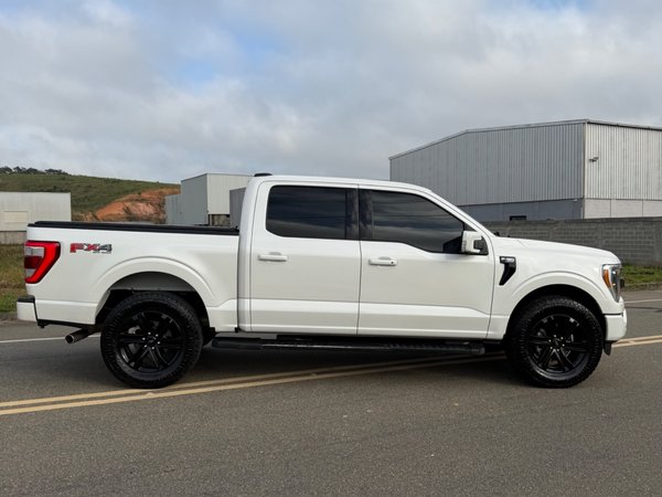 Foto 1 - Ford F150 Lariat 5.0 V8 Gasolina Fx4