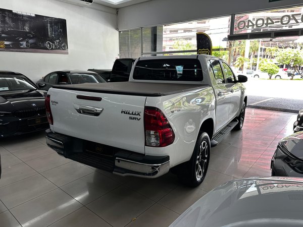 Foto 5 - Toyota Hilux SRV 2.8 Turbo Diesel 4x4