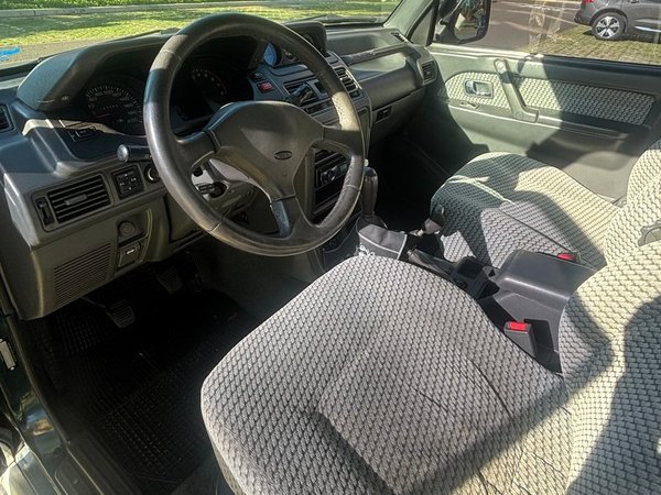 Foto 4 - Mitsubishi Pajero GLS-B 3.0 V6 Gasolina 4x4