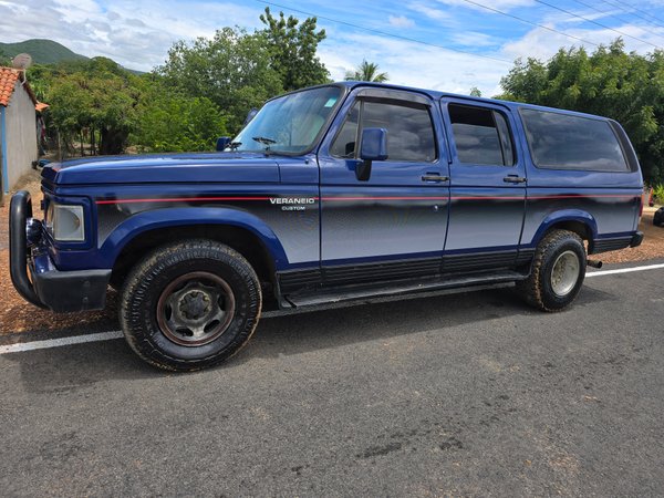 Foto 1 - Chevrolet Veraneio Custom De Luxo 4.0 Diesel