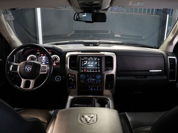 Foto 9 - RAM Classic Laramie Night Edition 5.7 V8 Gasolina 4x4