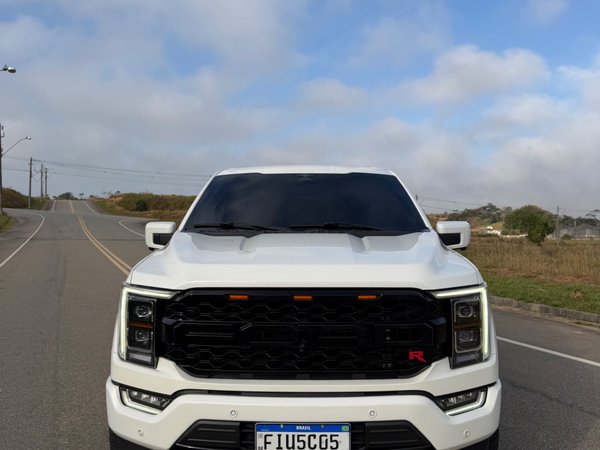 Foto 2 - Ford F150 Lariat 5.0 V8 Gasolina Fx4