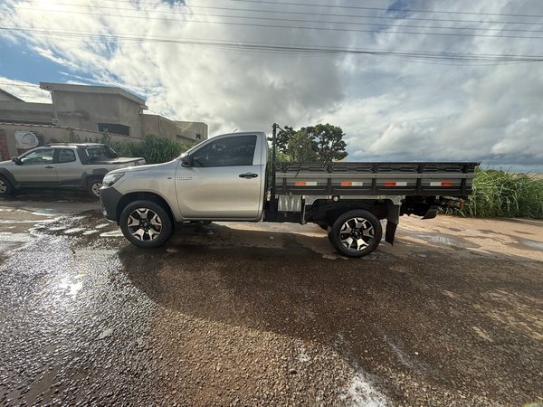 Foto 4 - Toyota Hilux 2.8 Turbo Diesel 4x4 C.S