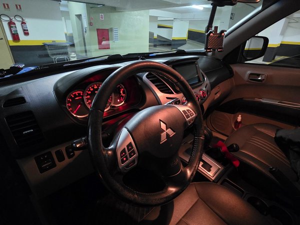 Foto 6 - Mitsubishi L200 Triton Savana 3.2 Turbo Diesel 4x4