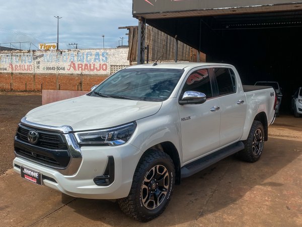 Foto 1 - Toyota Hilux SRV D4-D 2.8 Turbo Diesel 4x4