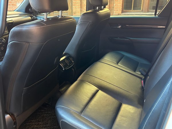 Foto 8 - Toyota Hilux SRX 2.8 Turbo Diesel 4x4