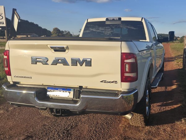 Foto 4 - RAM 2500 Laramie 6.7 Turbo Diesel 4x4