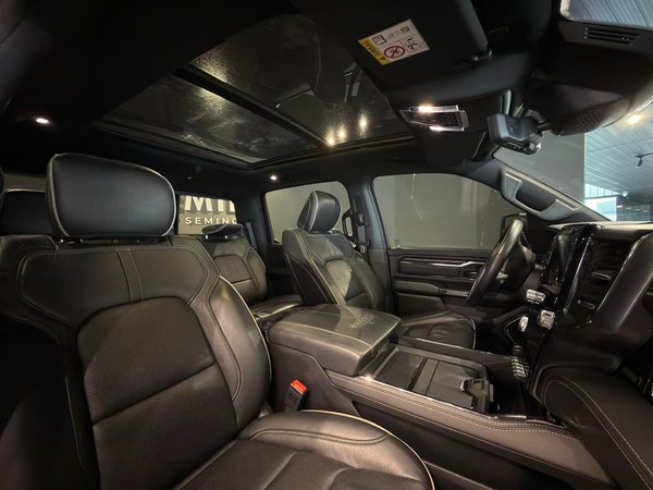 Foto 6 - RAM 1500 Limited 5.7 V8 Gasolina 4x4