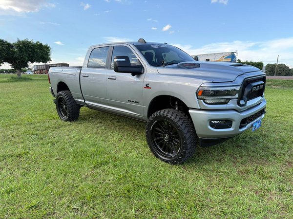 Foto 1 - RAM 2500 Laramie Night Edition 6.7 Turbo Diesel 4x4