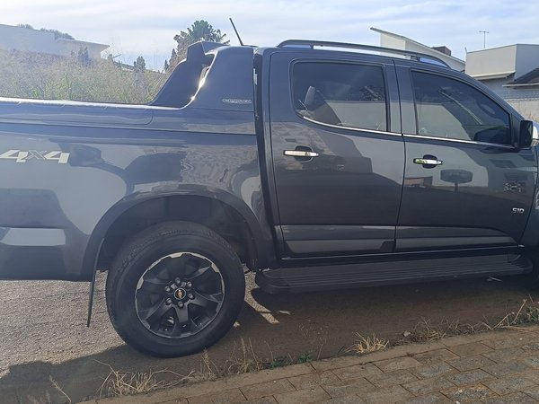 Foto 3 - Chevrolet S10 High Country 2.8 Turbo Diesel 4x4