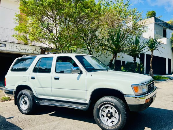 Foto 3 - Toyota Hilux SW4 2.7 Gasolina 4x4