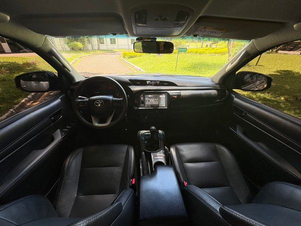 Foto 9 - Toyota Hilux STD 2.8 Turbo Diesel 4x4
