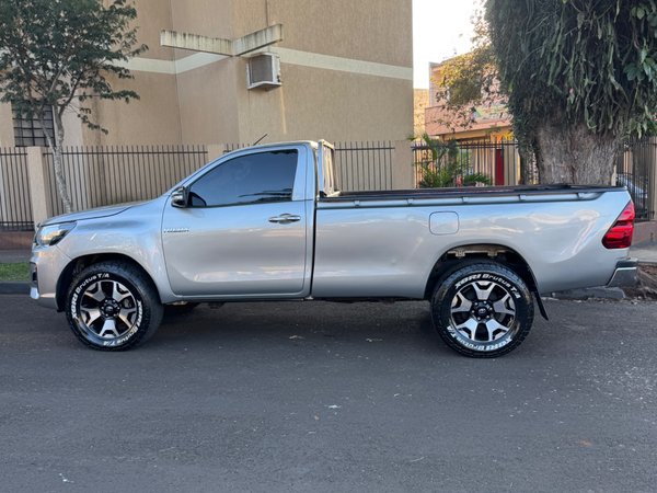 Foto 1 - Toyota Hilux 2.8 Turbo Diesel 4x4 C.S