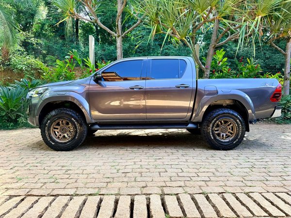 Foto 3 - Toyota Hilux SR 2.8 Turbo Diesel 4x4