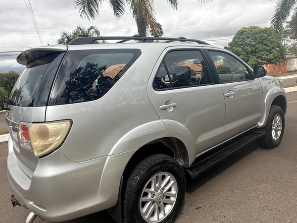 Foto 3 - Toyota Hilux SW4 SRV 3.0 Turbo Diesel 4x4
