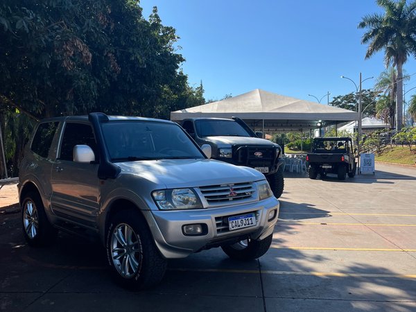 Foto 10 - Mitsubishi Pajero GLS 3.5 V6 Gasolina 4x4