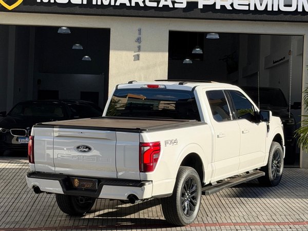 Foto 4 - Ford F150 Lariat 5.0 V8 Gasolina Fx4