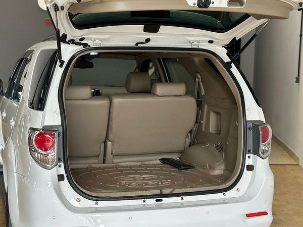 Foto 7 - Toyota Hilux SW4 SRV 3.0 Turbo Diesel 4x4