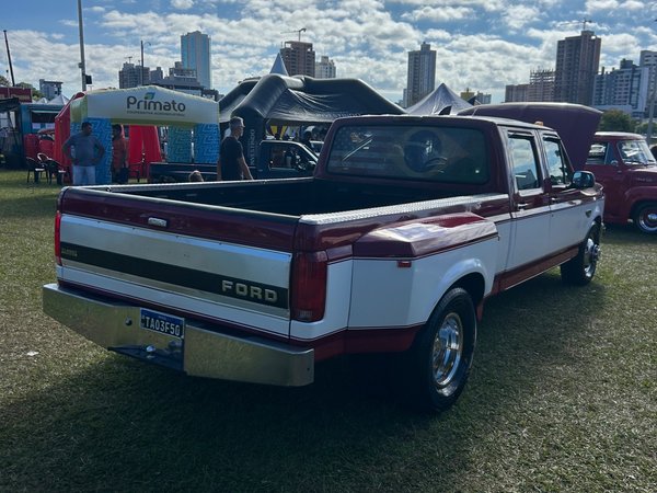 Foto 3 - Ford F350 3.9 Turbo Diesel