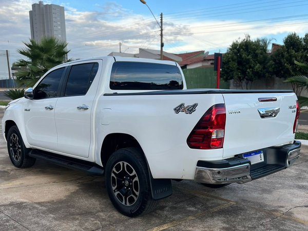 Foto 3 - Toyota Hilux SRV 2.8 Turbo Diesel 4x4